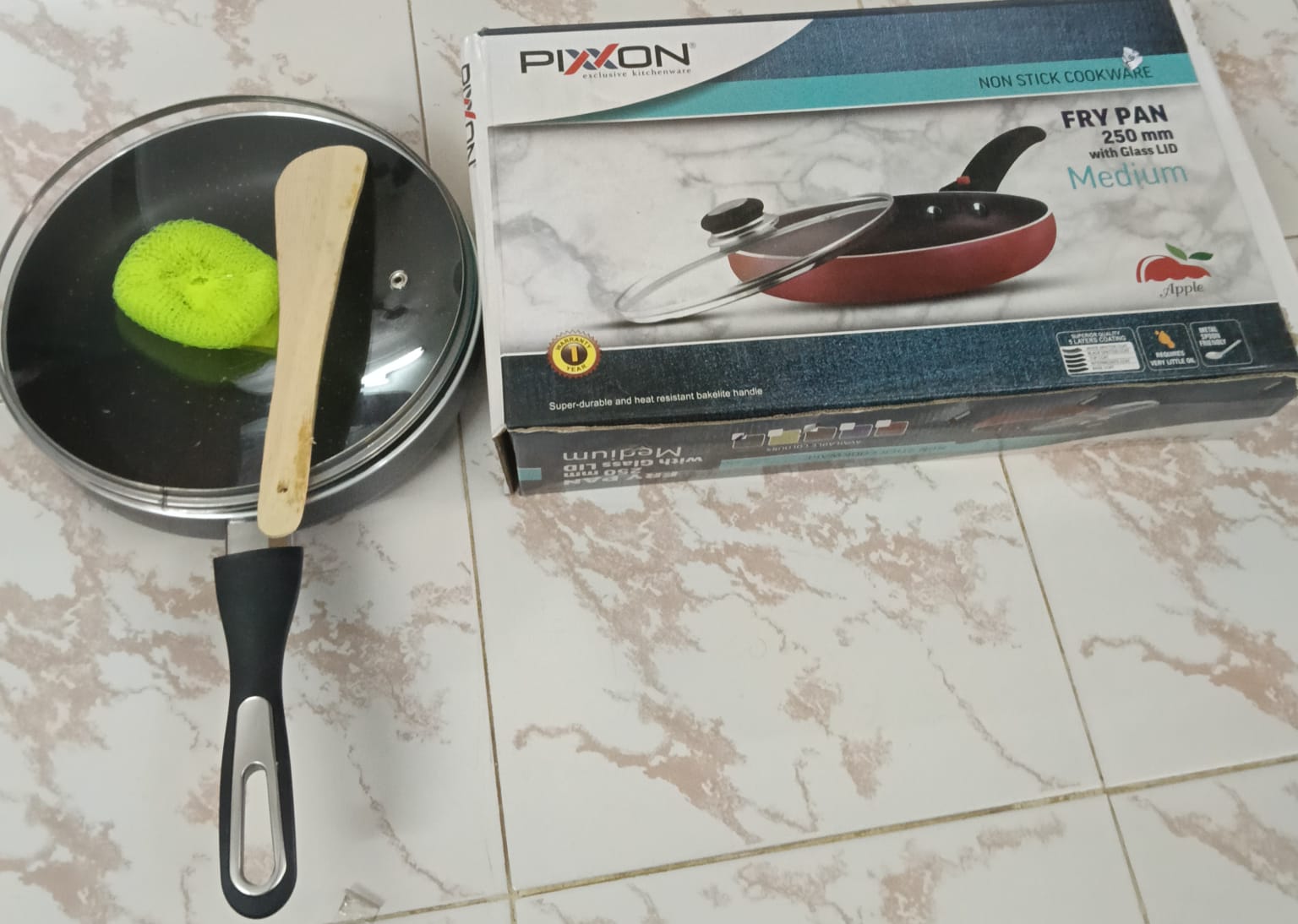 Pixxon fry pan 250mm.