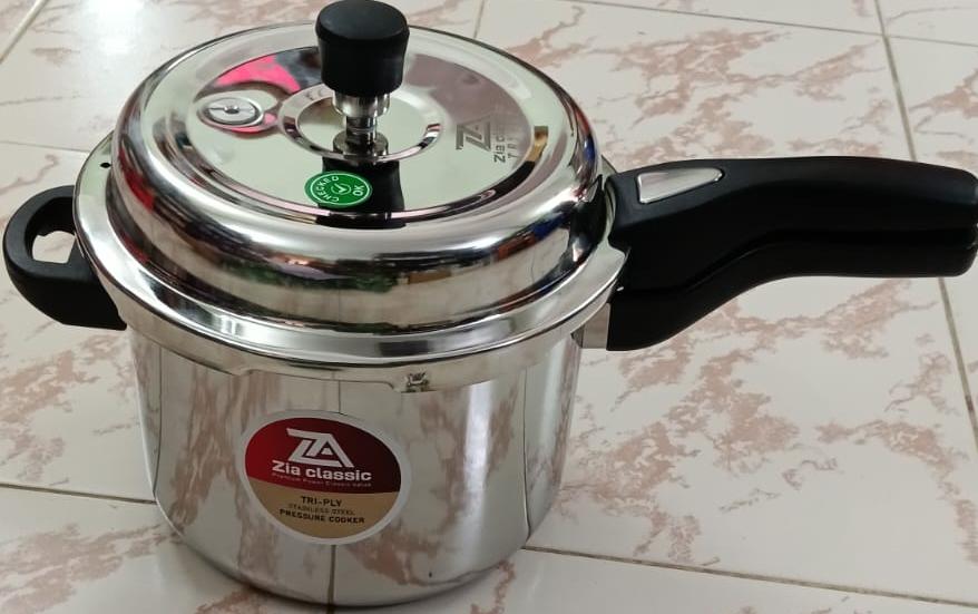 ZIA CLASSIC TRIPLY SILVER 5 LTR PRESSURE COOKER
